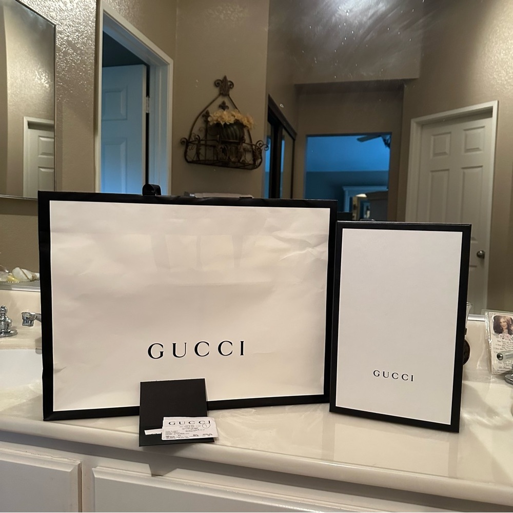 GUCCI WOMENS ACE SNEAKER - Picture 11 of 13